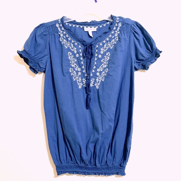 Aeropostale Tops - Aeropostale Embroidered front Top Size SP